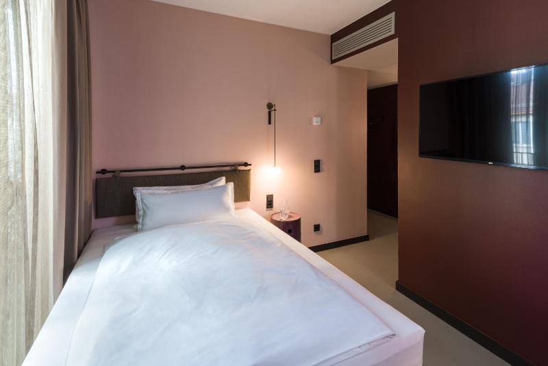 Cozy Room image 3