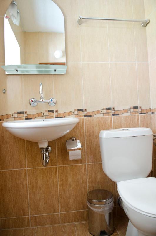 Standard Twin Room image 2
