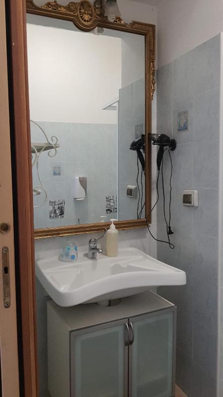 Quadruple Room image 4