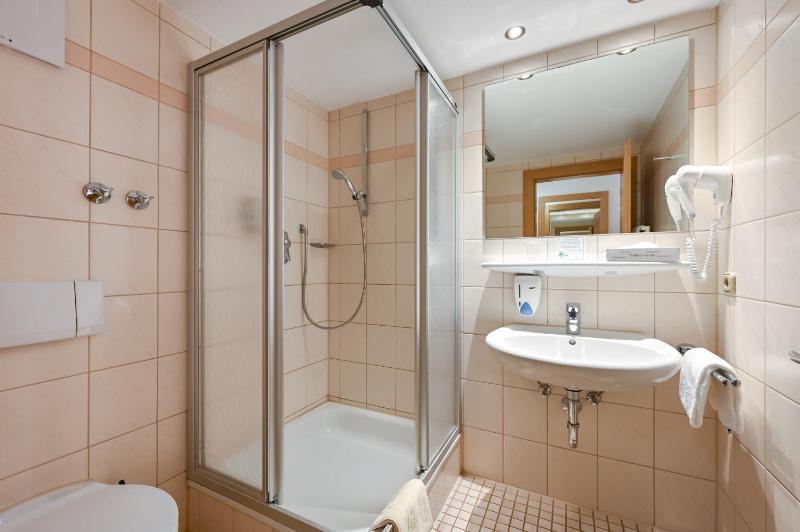 Standard Double Room - Street View image 1