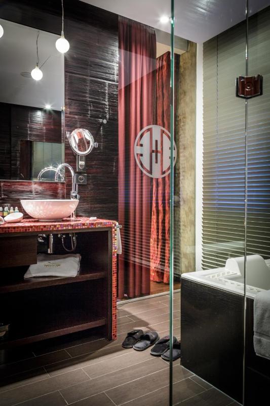 Suite (2 Adults) image 4