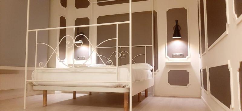 Double Room with Spa Bath image 1