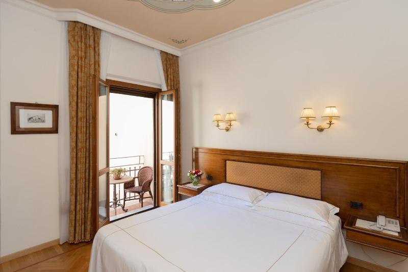 Double or Twin Room with Balcony image 4