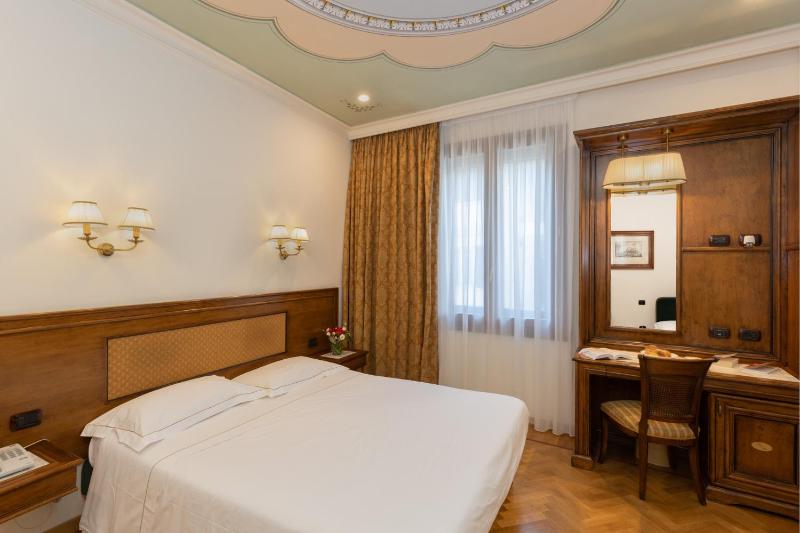 Junior Suite image 2