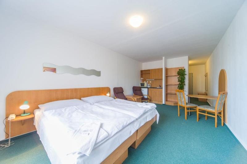 Double Room image 1
