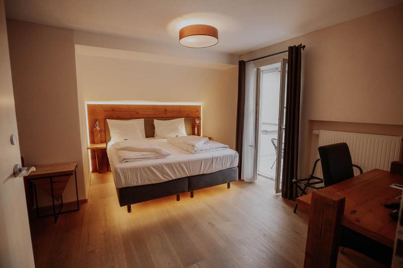 Double Room with Terrace image 4