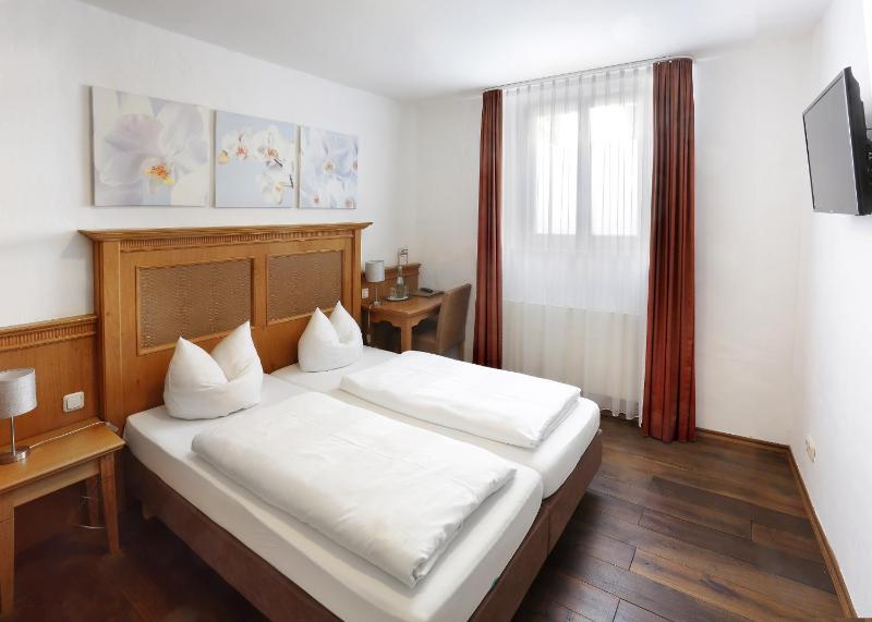 Double Room image 1