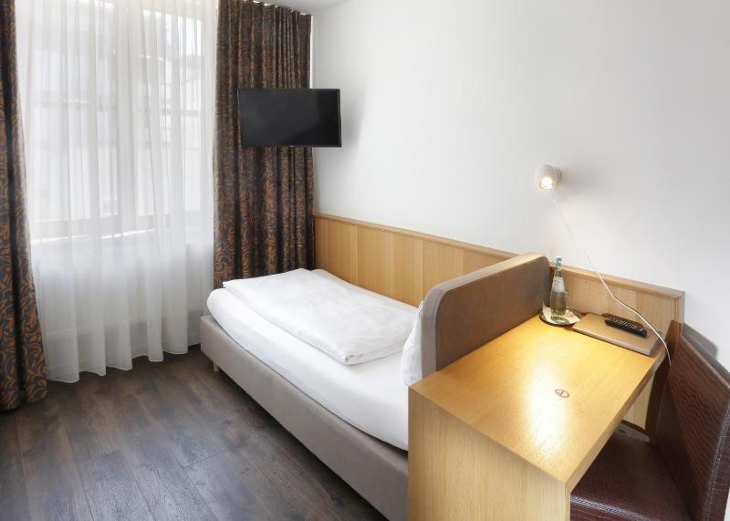 Single Room image 1