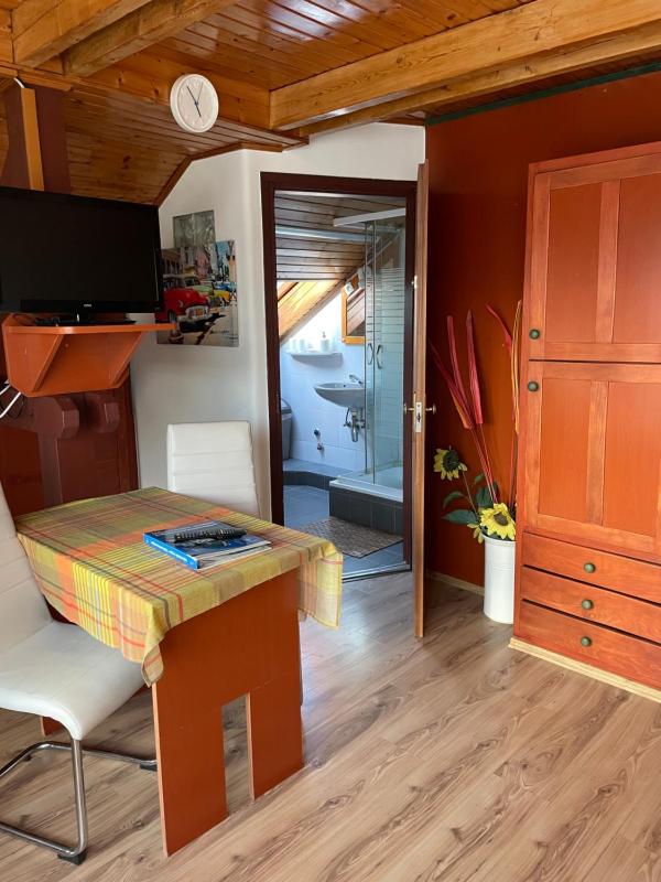 Classic Triple Room image 3