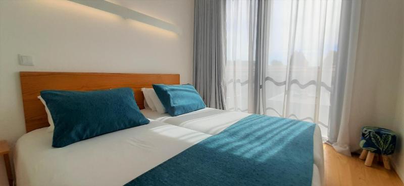 Superior Twin Room image 3