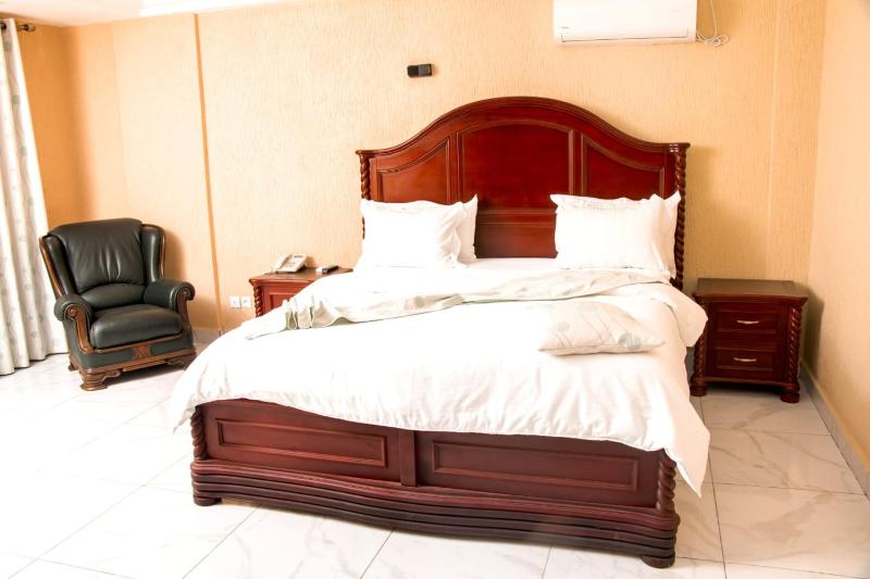 Residence Le Bonheur - 2 Bed Apartment by Douala Mall/Airport - image 16