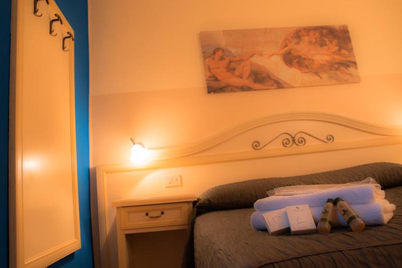 Double Room image 1