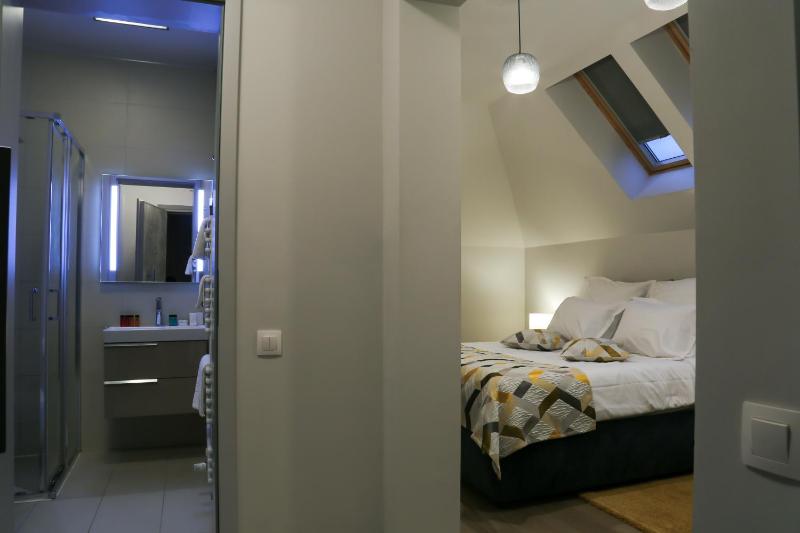 Studio - Attic image 4
