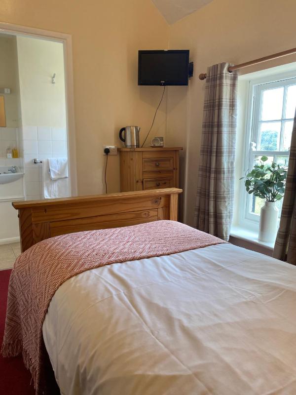 Single Room with Shower image 2