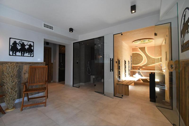 Standard Single Room with Spa image 2