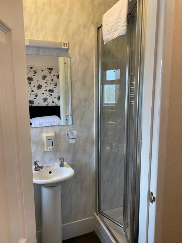 Deluxe Room image 2