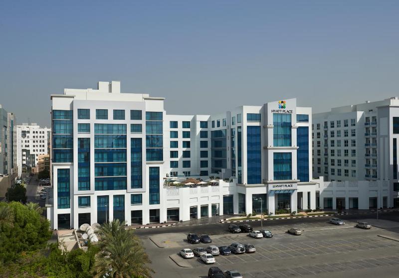 King Room with Sofa Bed and Pool View - Free Breakfast,  Complimentary Transfer to Deira City Center, Outlet Mall image 3