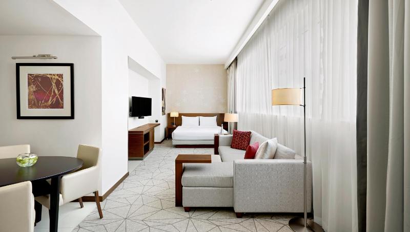 King Suite with Sofa Bed - Free Breakfast,  Complimentary Transfer to Deira City Center, Outlet Mall image 3