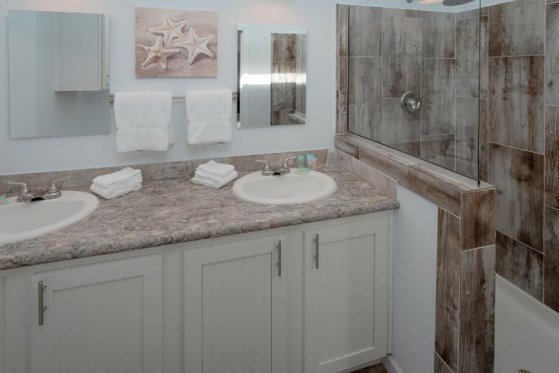 One-Bedroom Cottage image 2