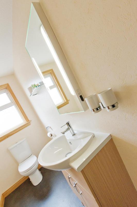 Double Room image 3