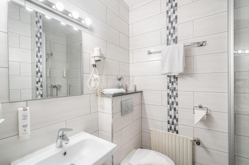 Single Room image 3
