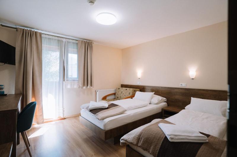 Budget Twin Room image 1