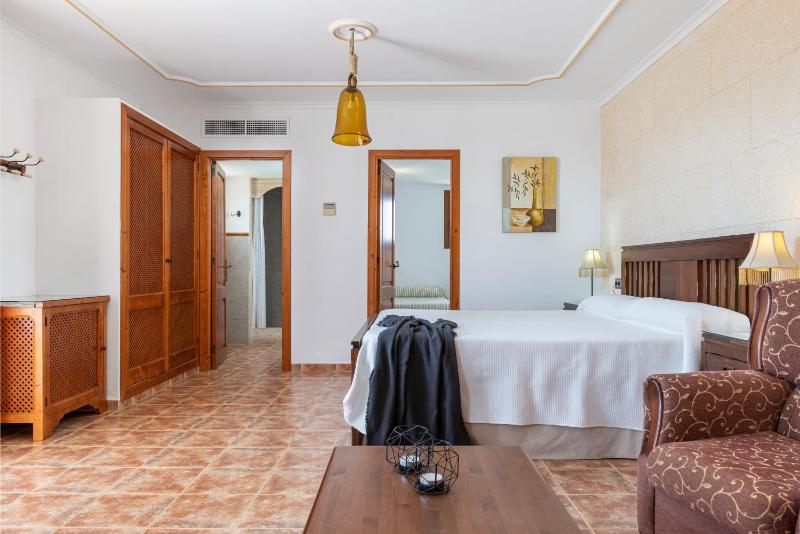 Family Junior Suite with kitchenette image 2