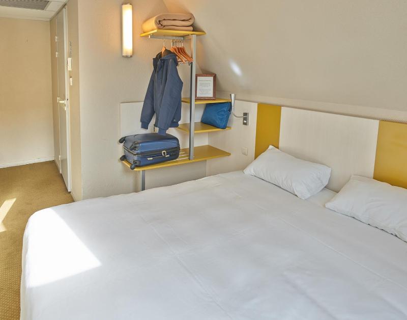 Superior Single/Double Room image 3