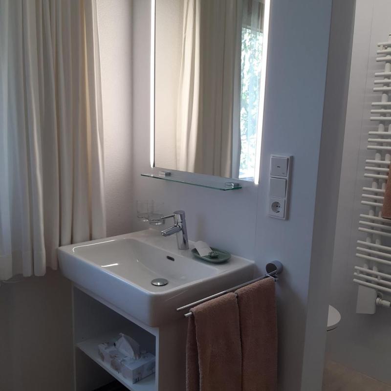 Double Room image 3
