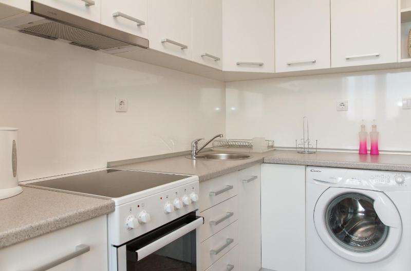 Studio with City View image 4