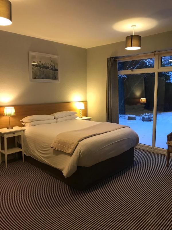 Double or Twin Room with Shower image 2