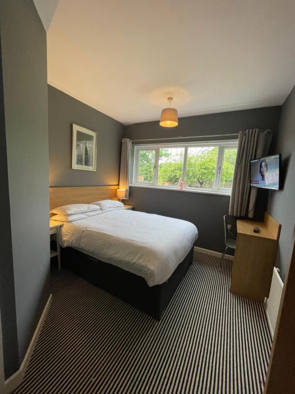 Double Room with Private Bathroom image 4