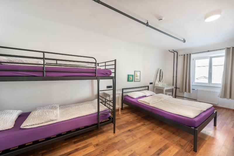 Quadruple Room with Shared Bathroom image 3
