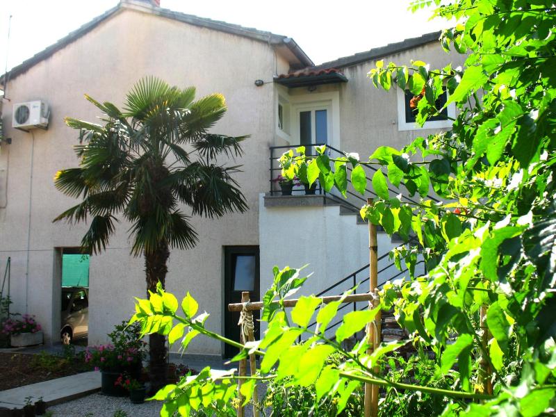 Apartment M - image 12