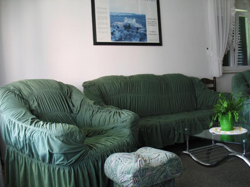 Apartment M - image 20