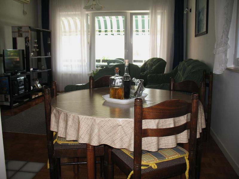 Apartment M - image 5