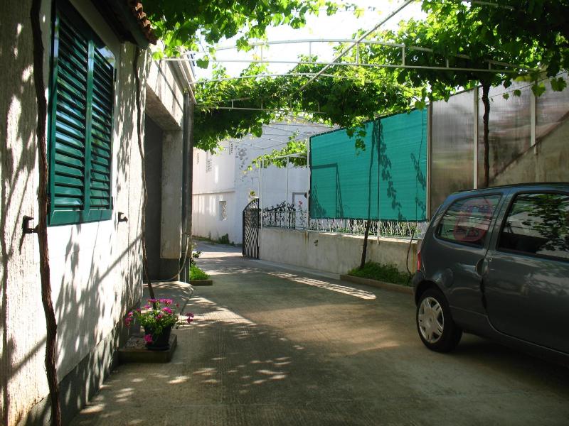 Apartment M - image 14