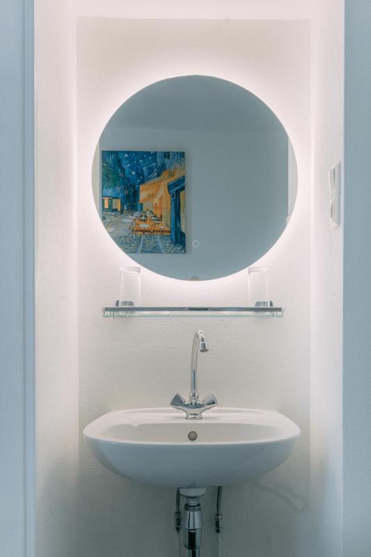 Basic Room with Shared Bathroom (1-2 Adults) image 3