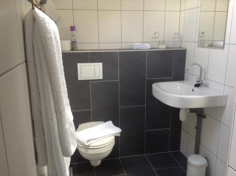 Deluxe Double Room With Bathroom image 3
