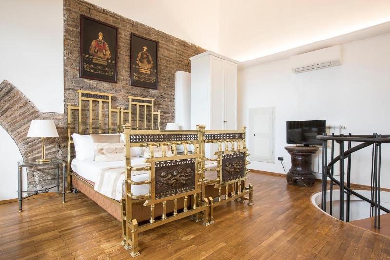 Presidential Suite image 3