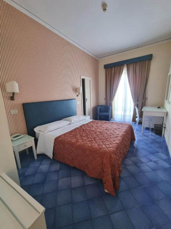 Double or Twin Room with Garden View image 4