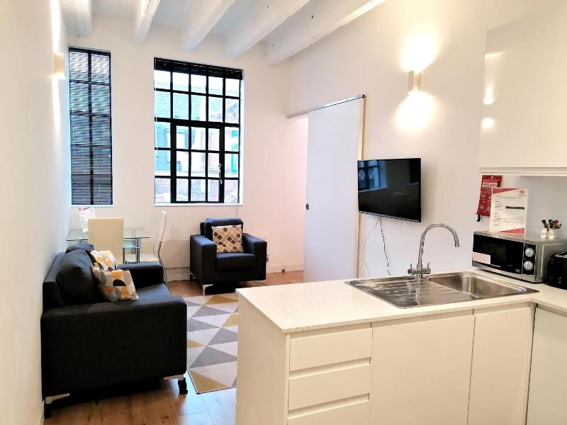 One-Bedroom Apartment image 1