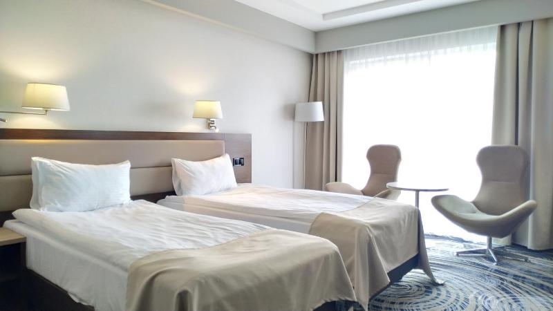 Twin Room image 3