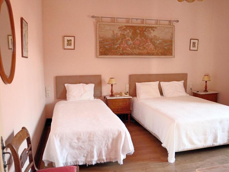 Standard Triple Room image 3
