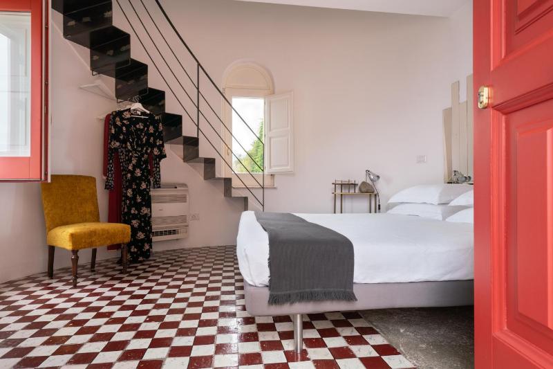 Double/Twin Room - Split Level with Sea View image 1