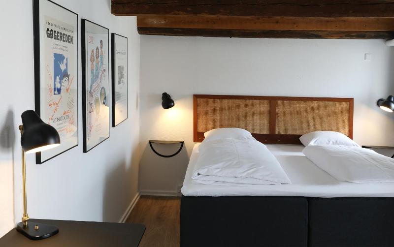 Standard Double Room image 2