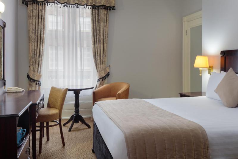 Standard Double Room image 2