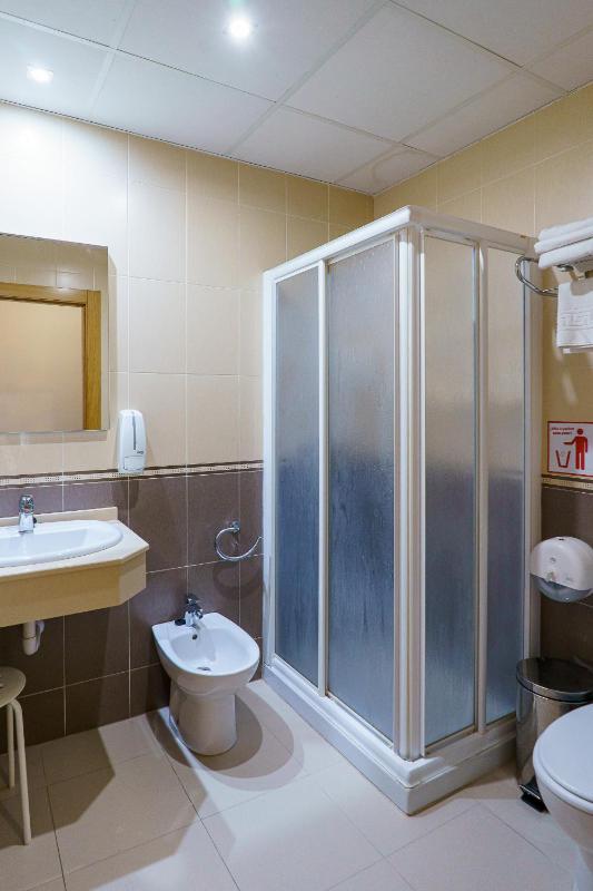 Triple Room image 2