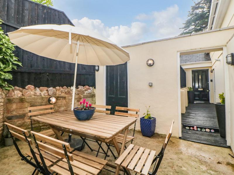 Monterey Mews - image 10