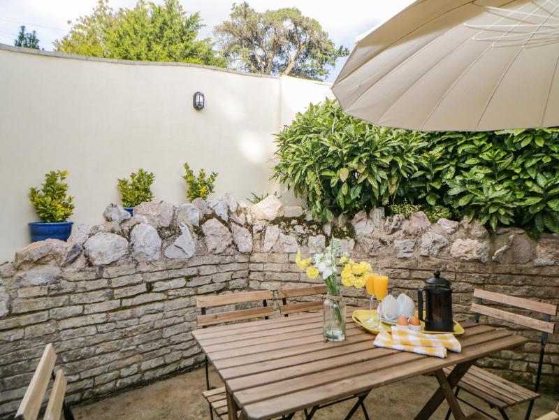 Monterey Mews - image 17